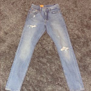 *NEVER WORN LEVIS*